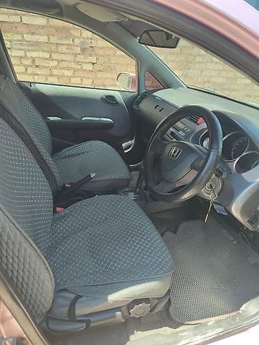 Унаа сатуу: Honda Fit: 2003 г., 1.3 л, Вариатор, Бензин, Хетчбек — 4