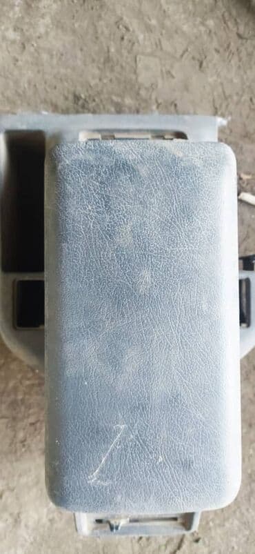 подлокотники универсал: Подлокотник Mitsubishi, цвет - Серый, Б/у, Самовывоз, Платная доставка — 2