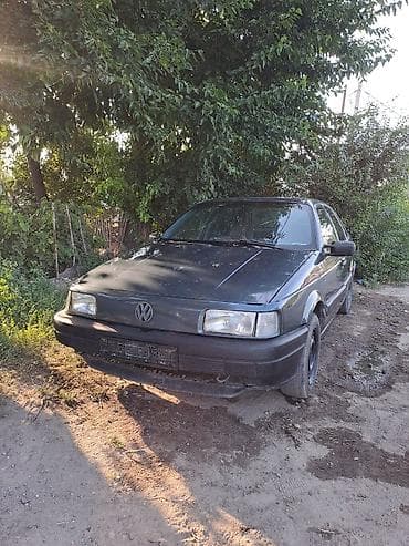 Унаа сатуу: Volkswagen Passat: 1988 г., 1.8 л, Кол менен иштөөчү, Бензин, Седан — 2