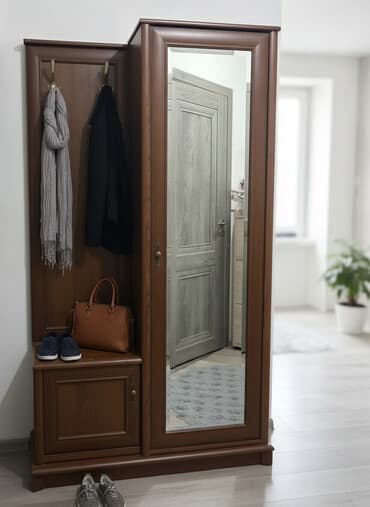 купить диванчик в прихожую: Прихожая-комплект из массива/МДФ в тёплом оттенке ореха Б/У Состав и — 1