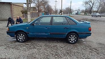 Транспорт: Volkswagen Passat: 1992 г., 1.8 л, Механика, Газ, Хетчбек — 4