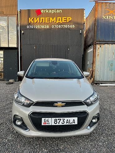Chevrolet Spark: 2016 г., 1 л, Автомат, Бензин, Хэтчбэк