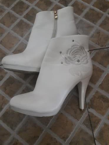 Полу ботинка размер 38 состояние отличное