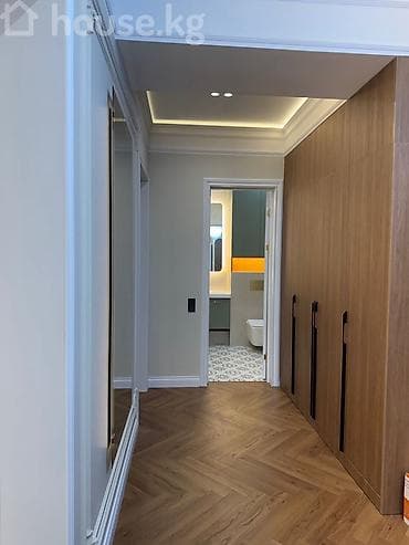 Квартиры: 4 комнаты, 136 м², Асанбай мкр 6 этаж — 2