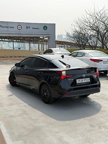 rav4 2021: Toyota Prius: 2020 г., 1.8 л, Вариатор, Гибрид, Хэтчбэк — 6