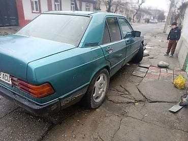hyundai 55: Mercedes-Benz 190: 1988 г., Седан — 4