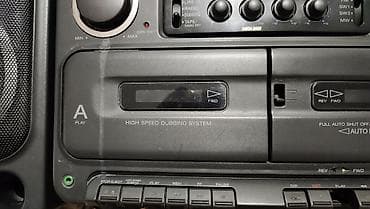 Другая аудиотехника: SONY CFS - 715S, работает только радио и аукс, кассета нужна — 10