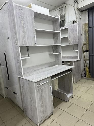 компьютерый стол: Компьютерный стол, С полками — 10