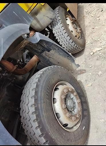 Унаа: Самосвал Howo (CNHTC) 371, желтый. - Колесная формула 6x4. - Мощность — 7