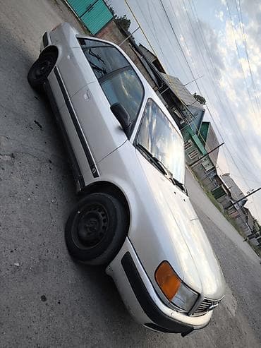 Audi 100: 1993 г., 2 л, Механика, Газ, Седан — 4
