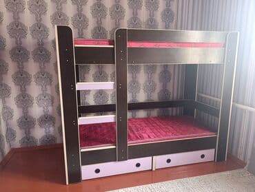 Тумбы и подставки: Двухъярусная кровать, Б/у, С выкатной системой — 1