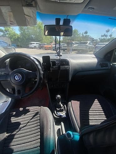 киа автомашина: Volkswagen Polo: 2014 г., 1.6 л, Механика, Бензин, Седан — 10