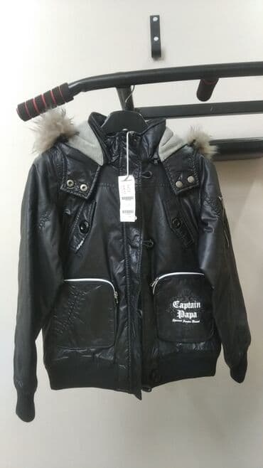 хиджаб для детей: Утипленная куртка для повседневной носки, выполненная в черном цвете — 1