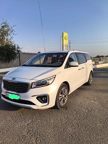 огни: Kia Carnival: 2018 г., Минивэн — 3
