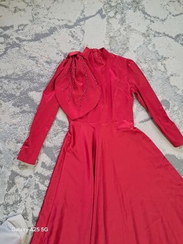 длинное красное вечернее платье: Вечернее платье в восточном стиле - Цвет: насыщенно‑красный - Силуэт — 3