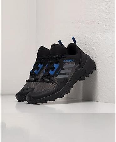 Босоножки, сандалии, шлепанцы: Мужские кроссовки, 41, Adidas, Новый, цвет - Черный, Бесплатная доставка — 1