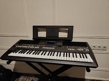 yamaha arius: Yamaha PSR-S670
В комплекте: 
Стойка.
Блок питание.
Пюпитр для нот — 3