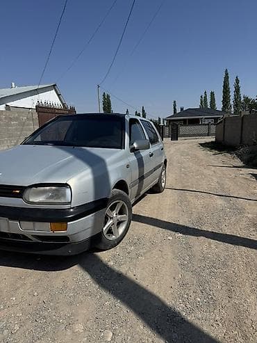 Volkswagen Golf: 1997 г., 1.8 л, Механика, Бензин, Хэтчбэк