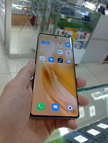 Техника и электроника: Infinix Zero 30, Б/у, 256 ГБ, цвет - Золотой, 2 SIM — 3