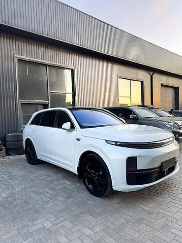 byd e7: Lixiang L7: 2023 г., Газ, Кроссовер — 3