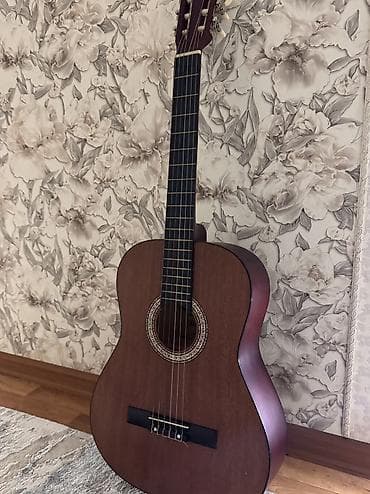 наклейки для гитары: Продаю гитару в идеальном состоянии. В комплекте: напальчники — 1