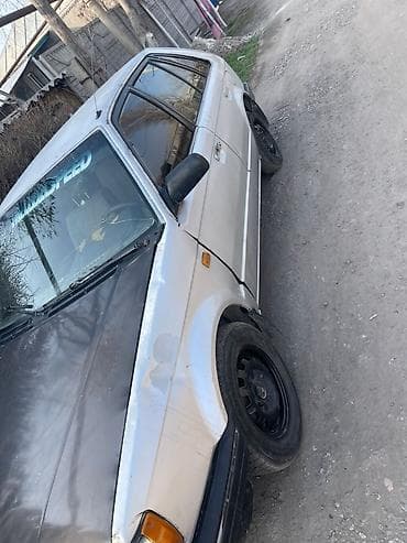 ниссан 323: Mazda 323: 1984 г., 1.6 л, Ручные, Бензин, Хэтчбэк — 1