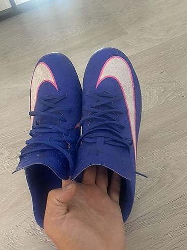 Футбольные бутсы Nike Mercurial с подошвой для натурального газона