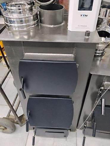 Твердотопливная печь-камин с двумя дверцами и выносным дымоходом - — 1