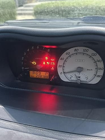 Продажа авто: Toyota Ist: 2003 г., 1.3 л, Автомат, Бензин, Хэтчбэк — 4