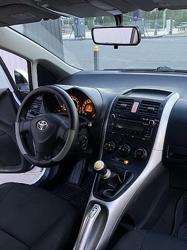 Унаа: Toyota Auris: 2008 г., 1.4 л, Кол менен иштөөчү, Бензин, Хетчбек — 8
