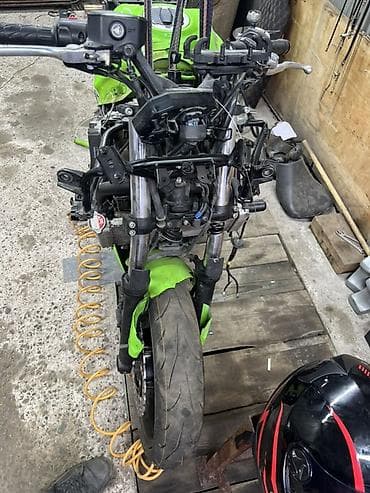Мотоциклы: Спортбайк Kawasaki, 650 куб. см, Бензин, Взрослый — 1