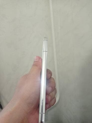 iphone red: Samsung Galaxy S22, 256 ГБ, цвет - Белый — 2