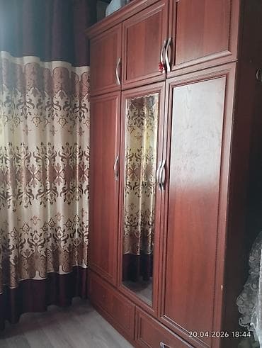 мебель гарнитура: Спальный гарнитур из ЛДСП в тёплом оттенке «орех» с декоративной — 4