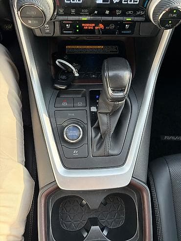 range rove: Toyota RAV4: 2021 г., 2.5 л, Гибрид, Кроссовер — 5