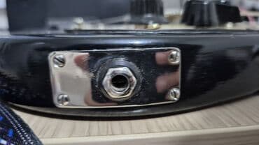 электро пианино: Торг уместен Электрогитара с двумя хамбакерами и жёлтой металлической — 7