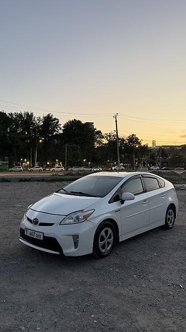 Toyota Prius: 2012 г., 1.8 л, Вариатор, Гибрид, Хэтчбэк