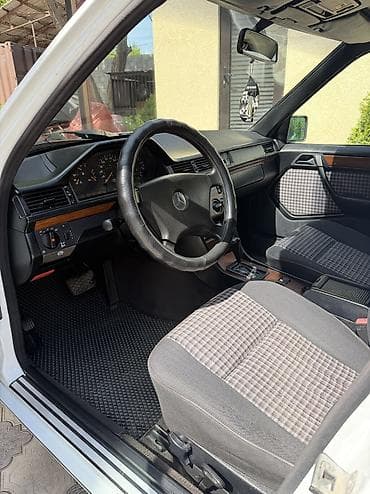 subaru outback 2013: Mercedes-Benz E-Class: 1991 г., 2.2 л, Автомат, Бензин, Универсал — 3