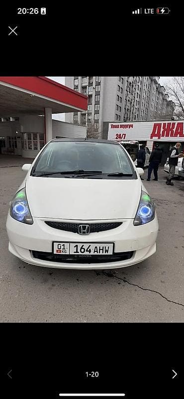lada 4x4: Honda Fit: 2004 г., 1.5 л, Автомат, Бензин, Хэтчбэк — 2