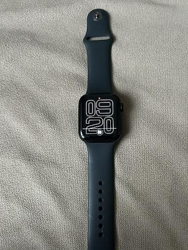 Башка акылдуу сааттар: Смарт-часы Apple Watch (серия с прямоугольным дисплеем и цифровой — 1