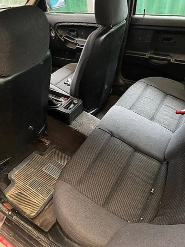 BMW 3 series: 1991 г., 1.8 л, Кол менен иштөөчү, Бензин, Седан — 4