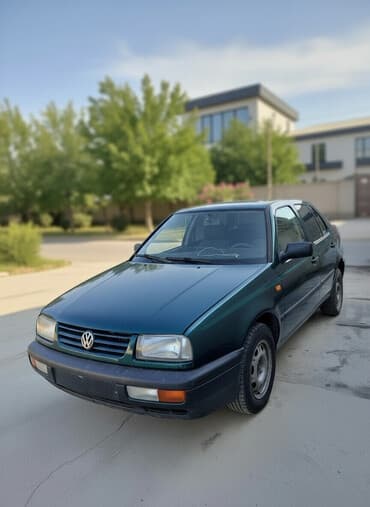 Volkswagen Vento: 1995 г., 1.8 л, Механика, Бензин, Седан at lalafo.kg Volkswagen Vento: 1995 г., 1.8 л, Механика, Бензин, Седан