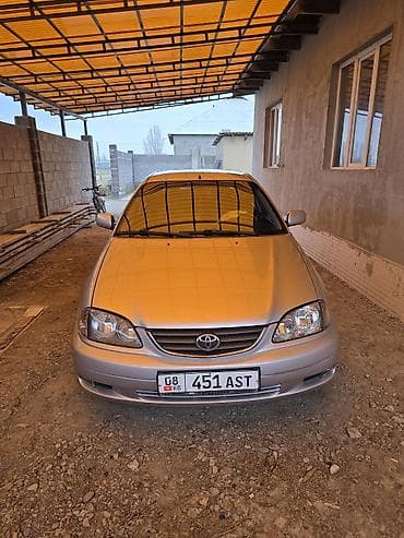 Унаа: Toyota Avensis: 2001 г., 1.8 л, Кол менен иштөөчү, Бензин, Лифтбек — 1
