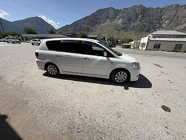 авто порше: Toyota Ipsum: 2002 г., 2.4 л, Автомат, Бензин, Минивэн — 6