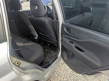 black edition: Mitsubishi Space Star: 2004 г., 1.6 л, Механика, Бензин, Хэтчбэк — 6