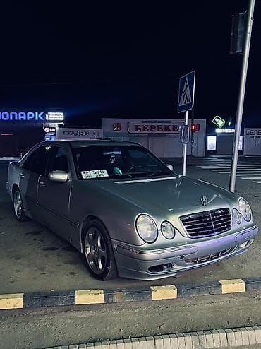 q7 audi: Mercedes-Benz E-Class: 2001 г., 3.2 л, Автомат, Бензин, Седан — 2