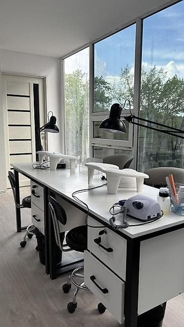 Сдается маникюрный столик за 10000 сом Адрес: пр. Манаса 91/1