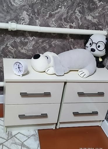 Спальный гарнитур, Б/у, Двуспальная кровать, Тумба, Самовывоз