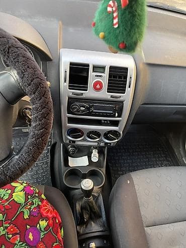 hynday gets: Hyundai Getz: 2005 г., 1.4 л, Механика, Бензин, Хэтчбэк — 8