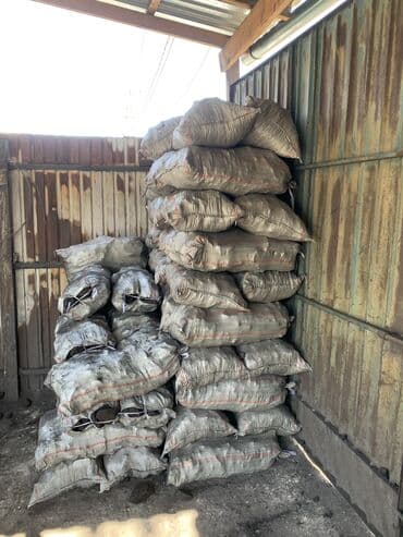 купить дрова в мешках: Уголь Кара-Кече, Платная доставка, Оптом, Фракция: Крупный (К), В мешках — 3