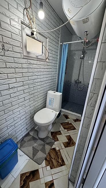 мкр аламедин 1: Продается кирпичный дом в районе Аламединского рынка. 3.3 сотки — 4